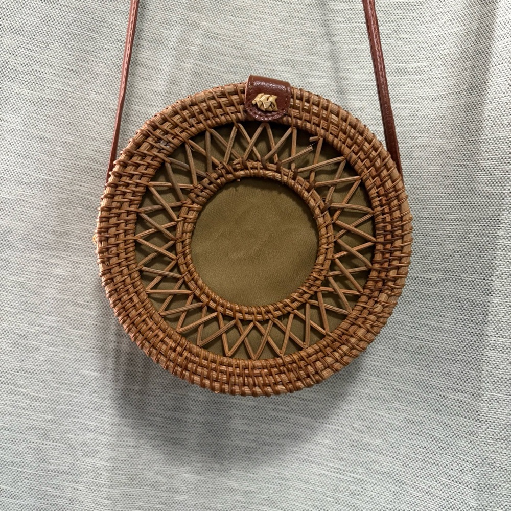 Elegant Round Brown Rattan Crossbody Bag